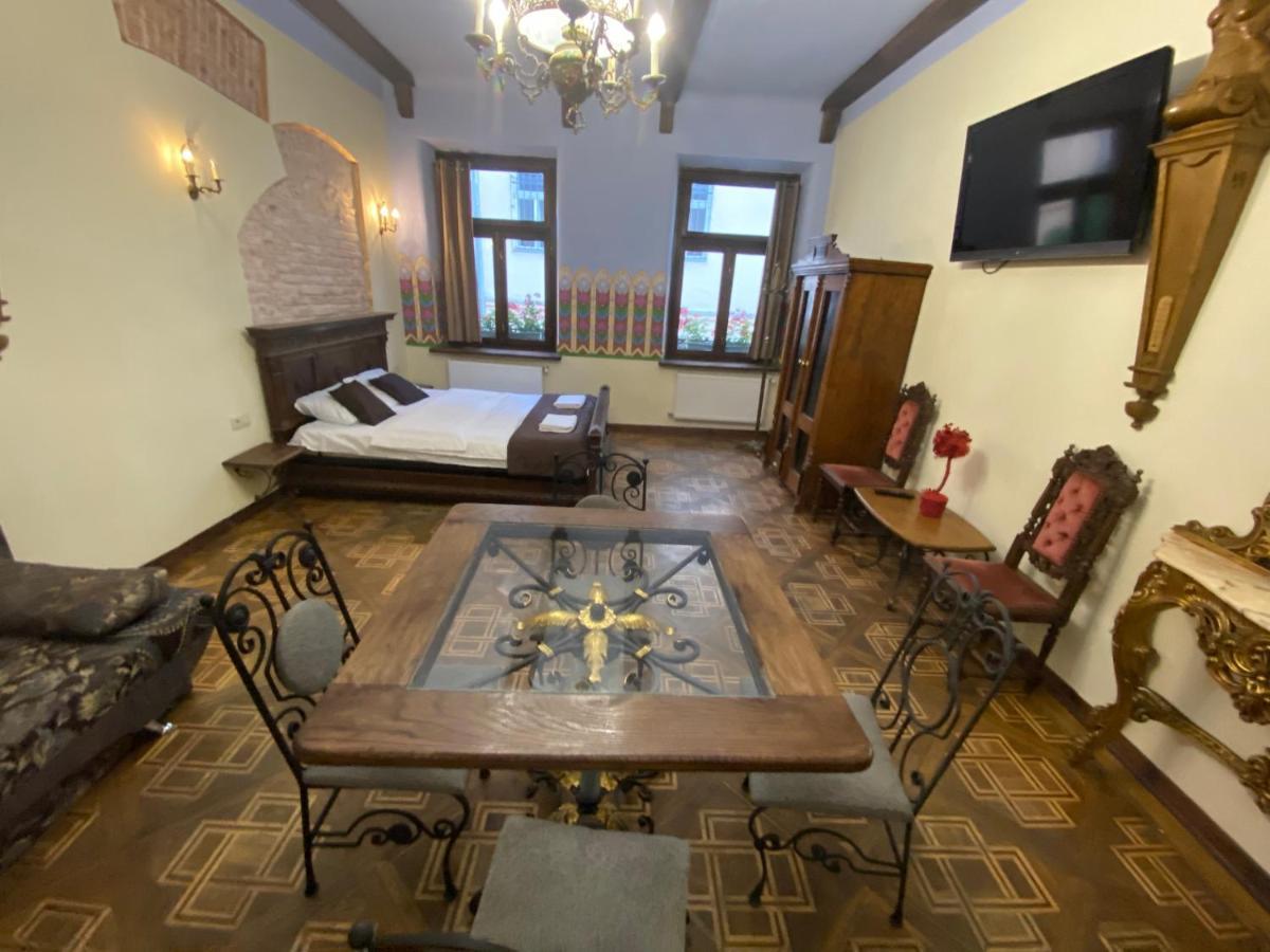 Апартаменти Королівські На Вулиці Лесі Українки 19 Lviv Eksteriør billede