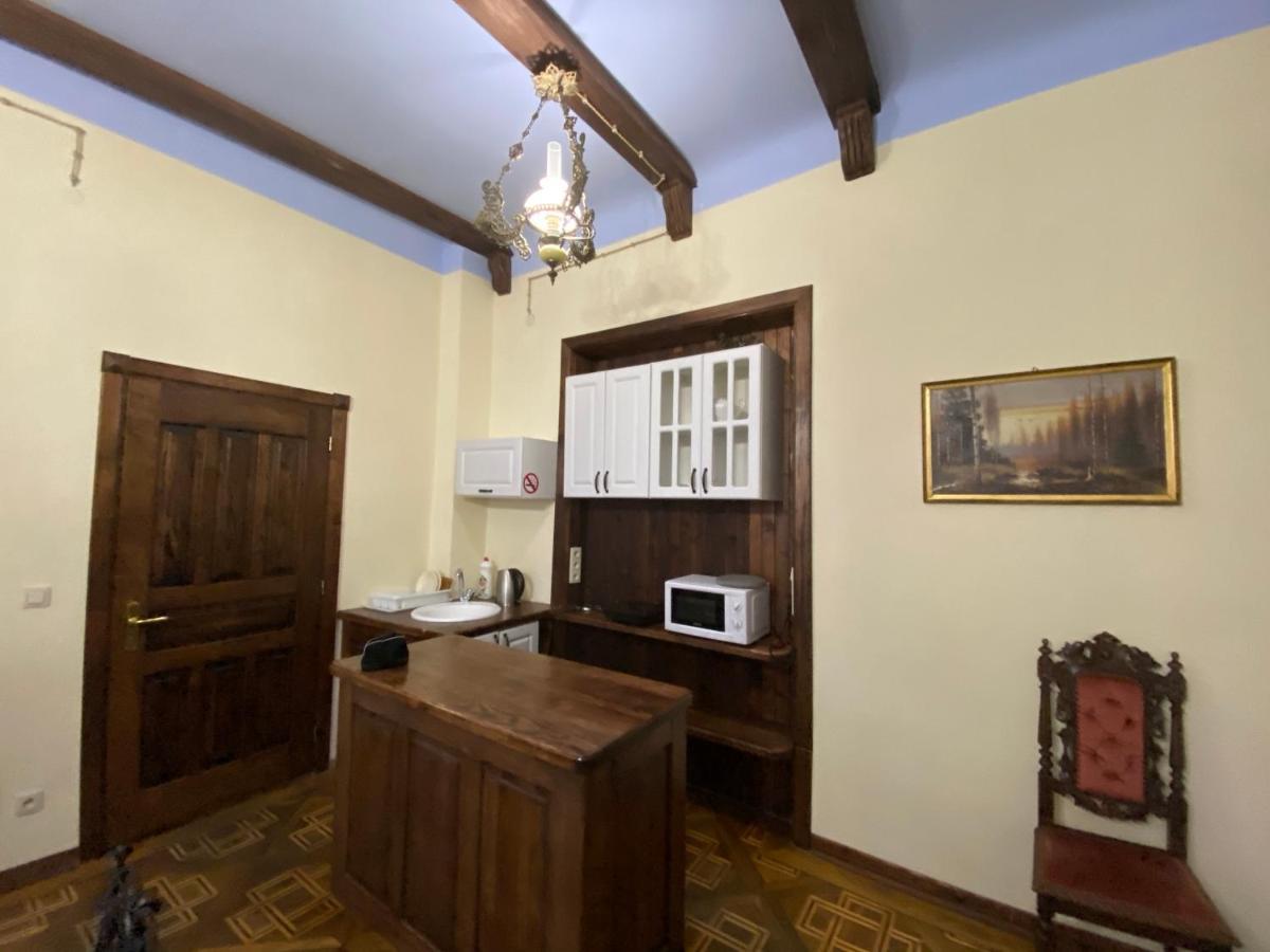 Апартаменти Королівські На Вулиці Лесі Українки 19 Lviv Eksteriør billede