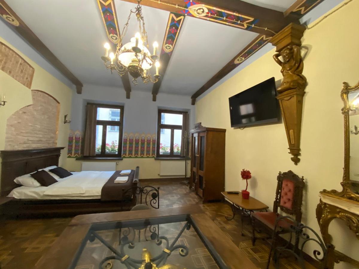 Апартаменти Королівські На Вулиці Лесі Українки 19 Lviv Eksteriør billede