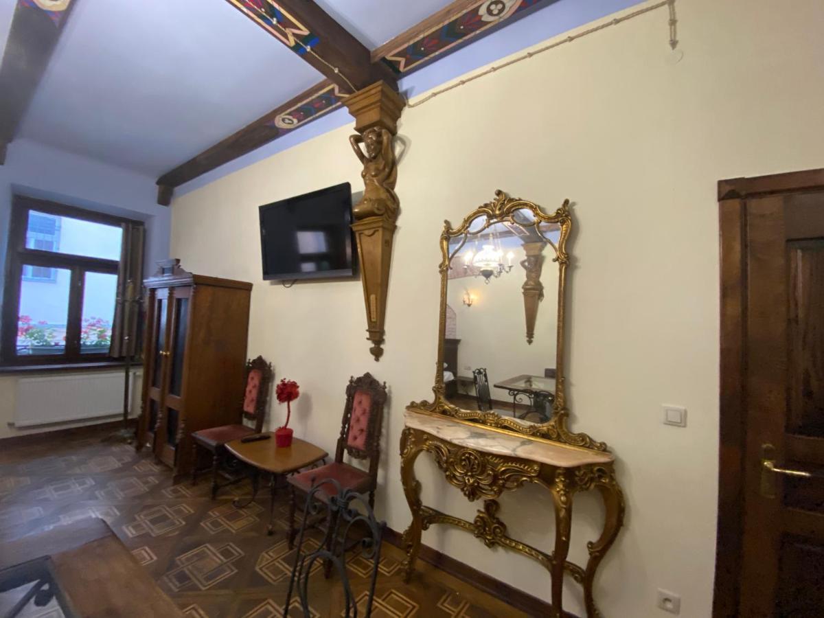 Апартаменти Королівські На Вулиці Лесі Українки 19 Lviv Eksteriør billede